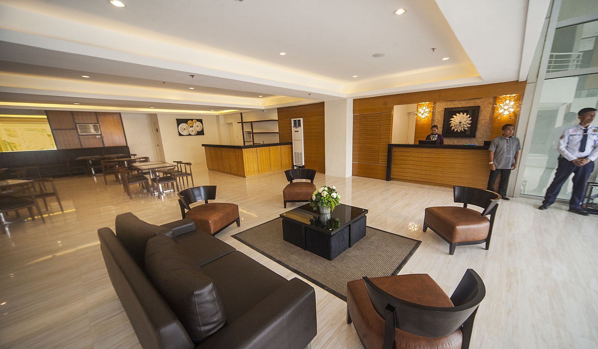 סבו Ns Royal Hotel מראה חיצוני תמונה