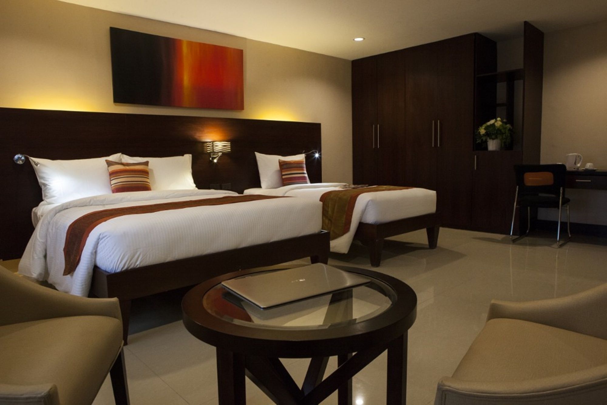 סבו Ns Royal Hotel מראה חיצוני תמונה